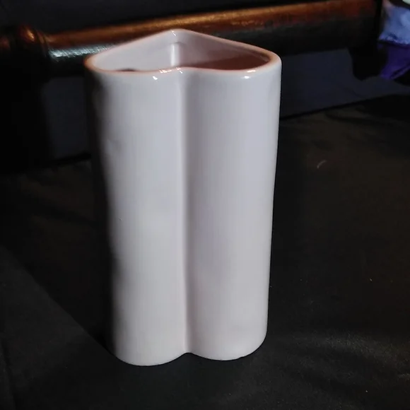 Rae Dunn vase - Picture 2 of 4